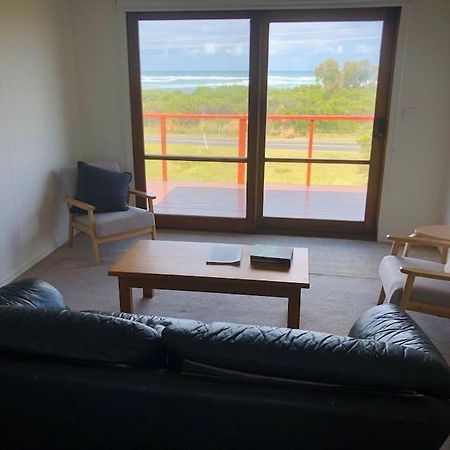 Peterborough Beach House Екстер'єр фото