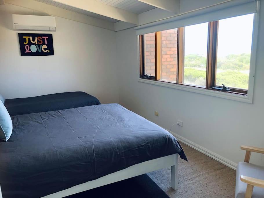 Peterborough Beach House Екстер'єр фото