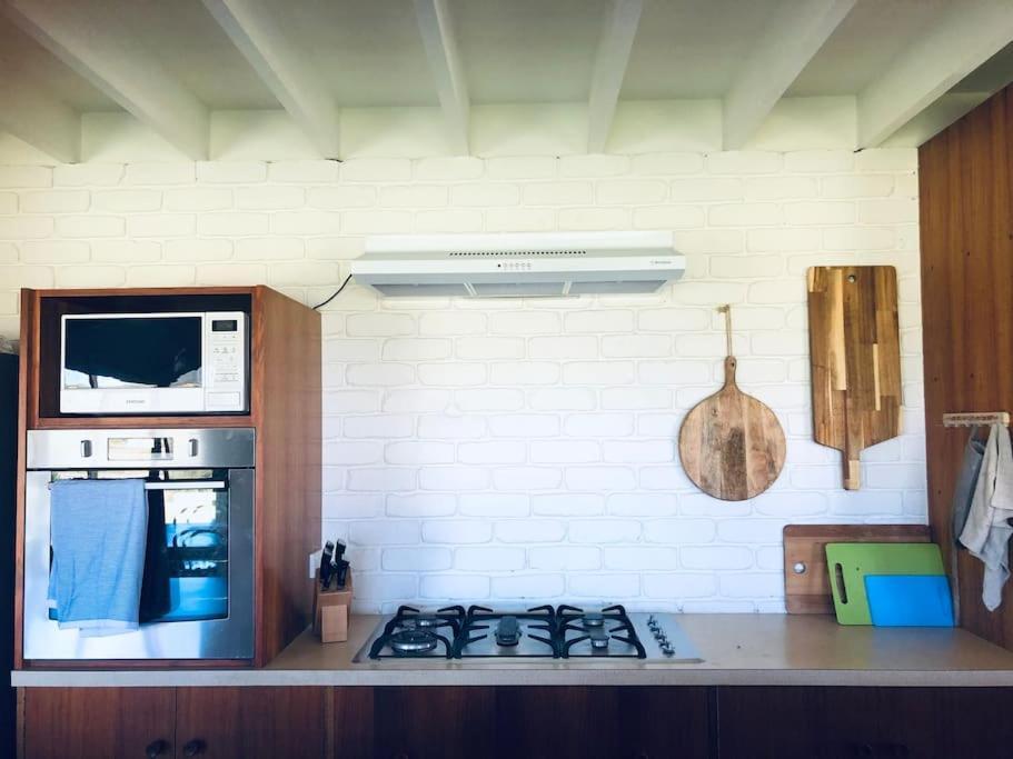 Peterborough Beach House Екстер'єр фото
