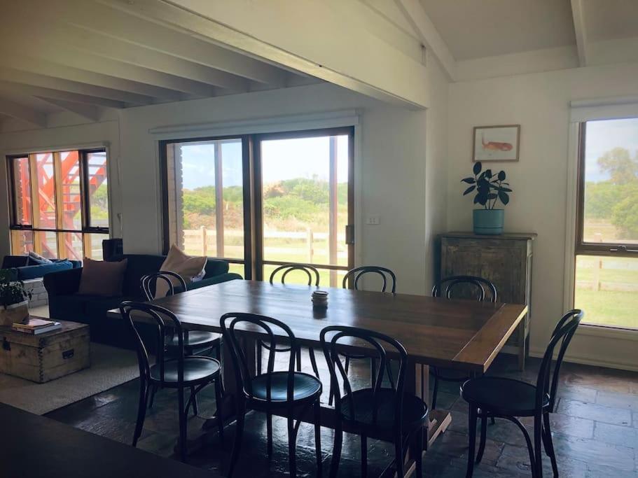 Peterborough Beach House Екстер'єр фото